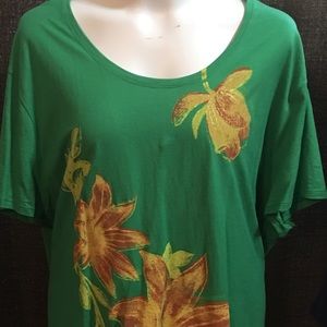 Short sleeve tee with flowers